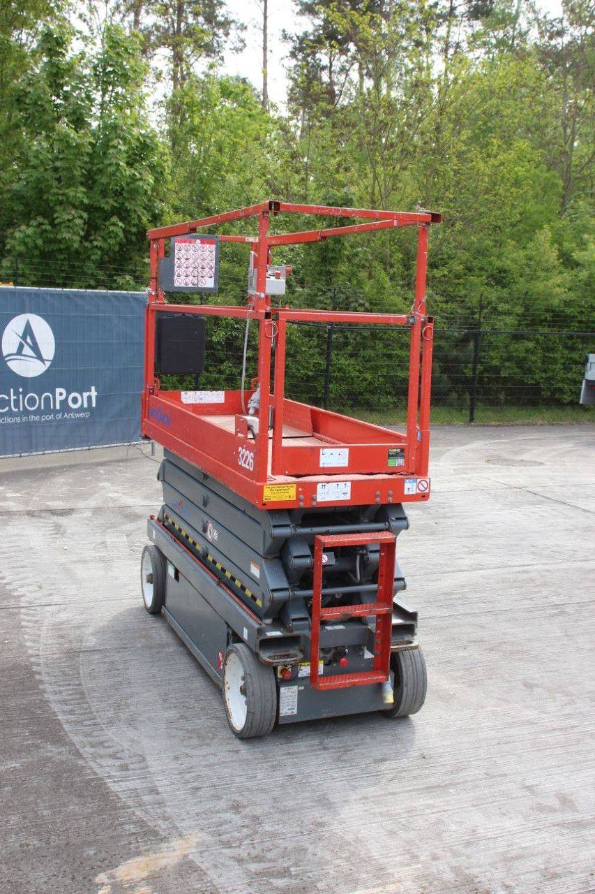 Skyjack SJ-3226 Electric Scissor Lift 9.9m 2014