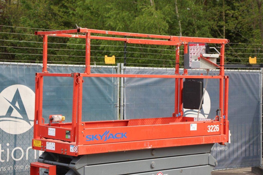 Skyjack SJ-3226 Electric Scissor Lift 9.9m 2014