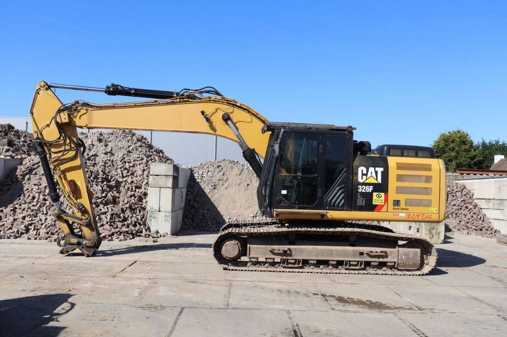 Crawler excavator Caterpillar 326FL Diesel 152kW 2018