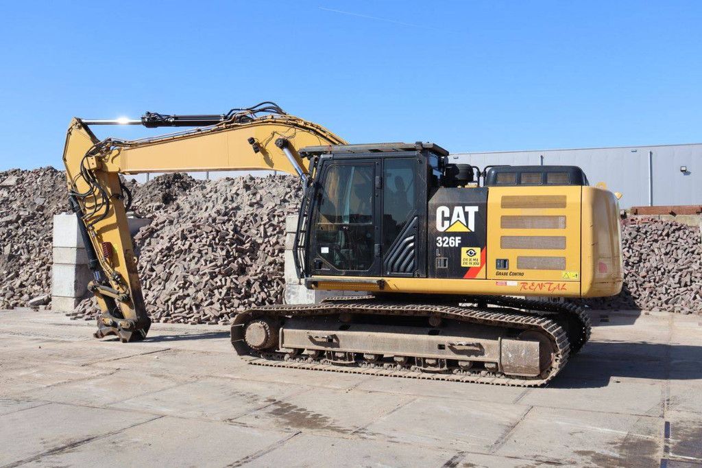 Crawler excavator Caterpillar 326FL Diesel 152kW 2018