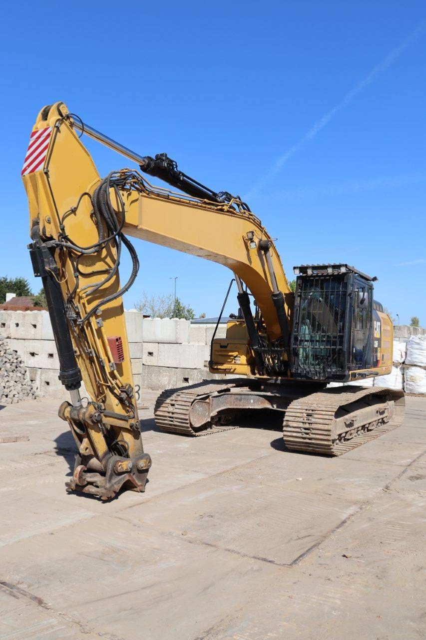 Crawler excavator Caterpillar 326FL Diesel 152kW 2018