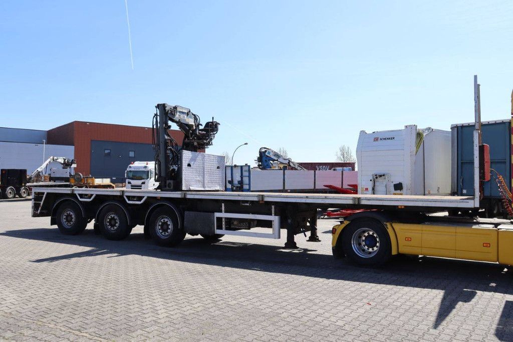 Pacton CL1327 Flatbed Semi-Trailer with Hooklift System