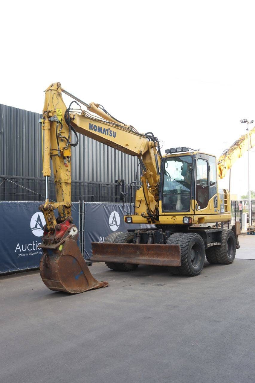 Tire crane Komatsu PW 148-8 Diesel 90kW 2011