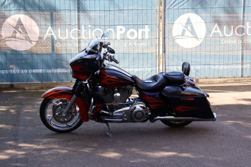 Harley-Davidson Street Glide CVO Gasoline Motorcycle 2015