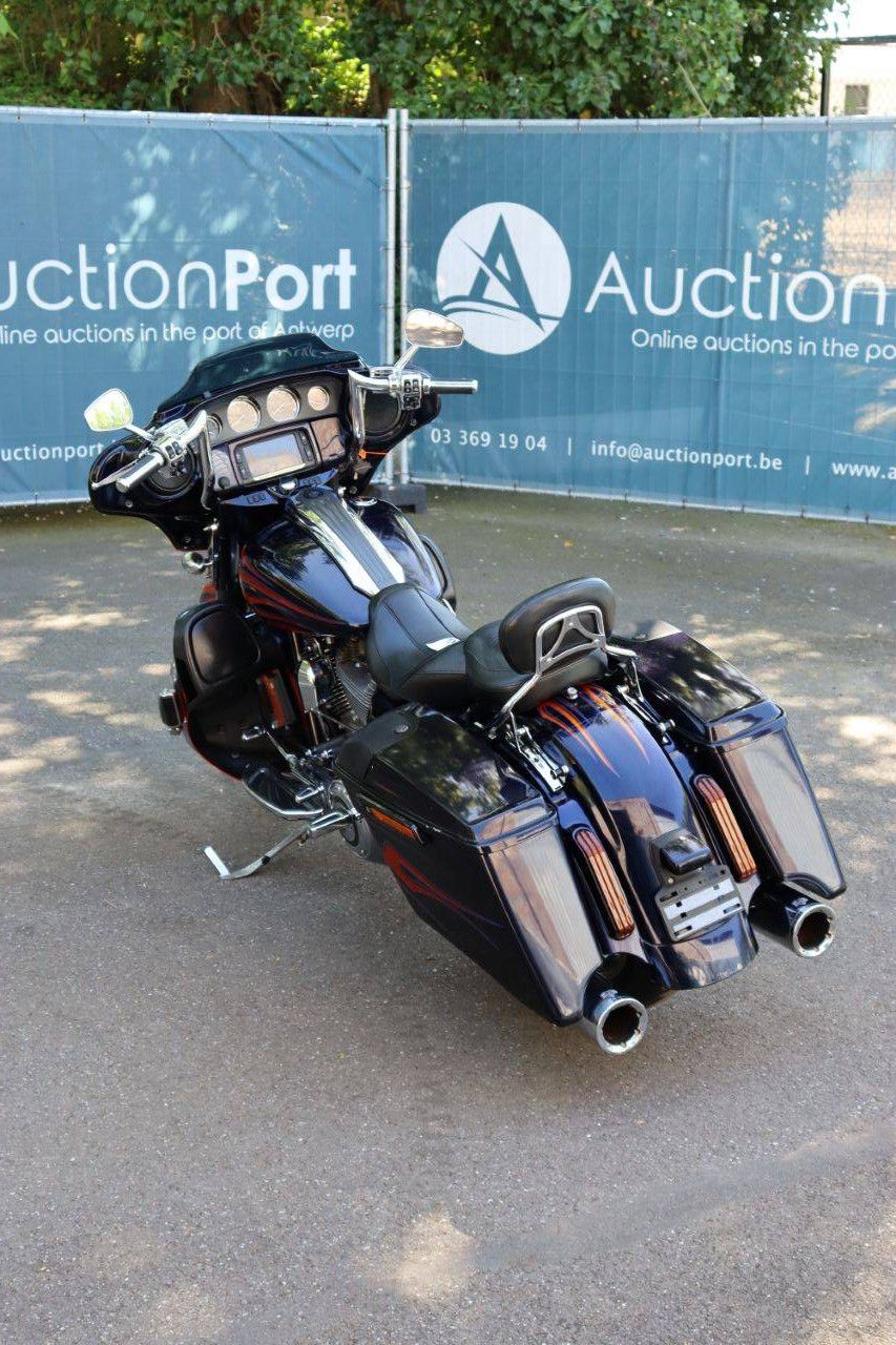 Harley-Davidson Street Glide CVO Gasoline Motorcycle 2015
