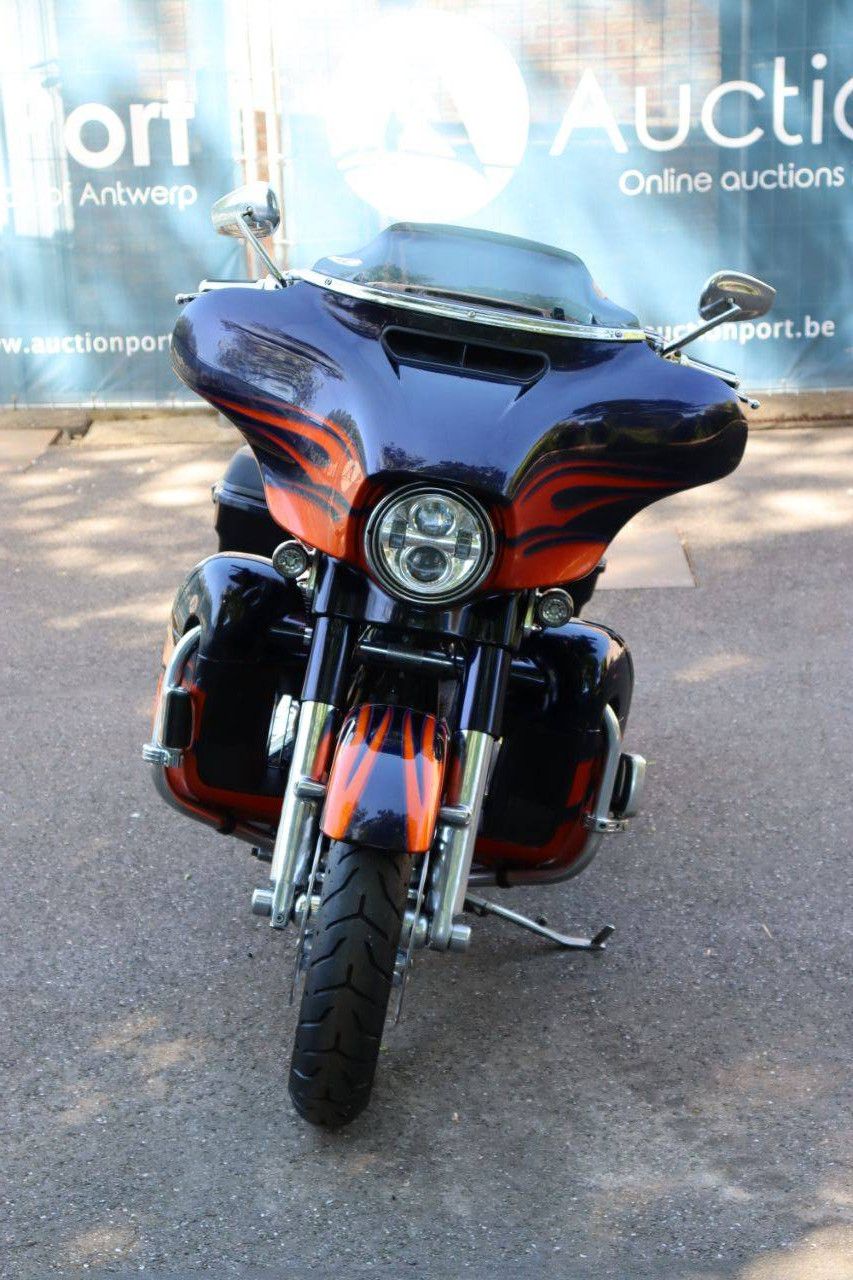 Harley-Davidson Street Glide CVO Gasoline Motorcycle 2015