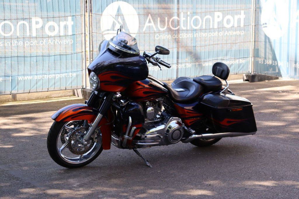 Harley-Davidson Street Glide CVO Gasoline Motorcycle 2015