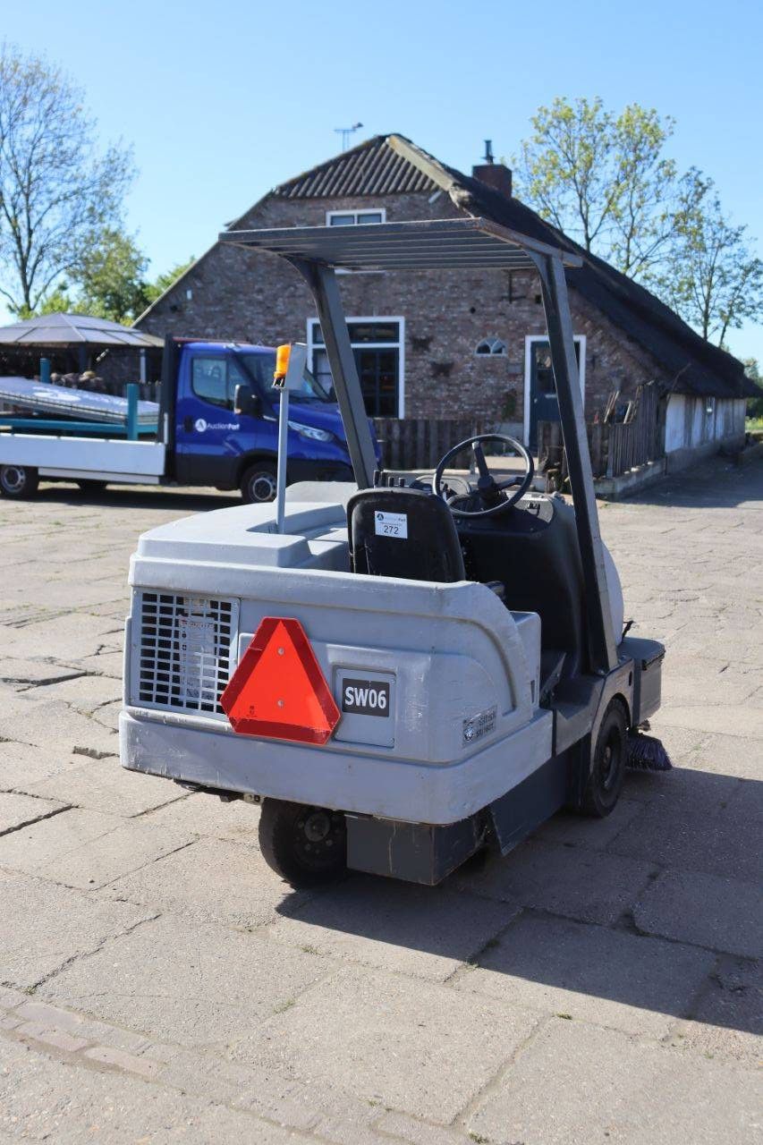 Nilfisk SR 1601 Electric Sweeper
