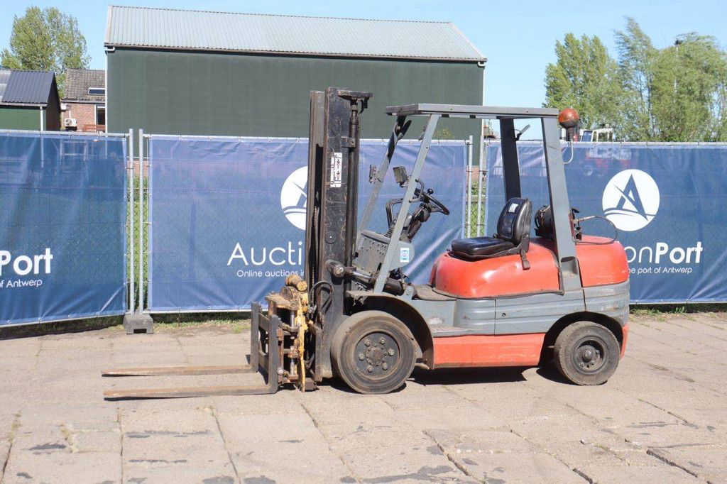Forklift Toyota 02-6FGF30 LPG 3000kg 3.3m 1998