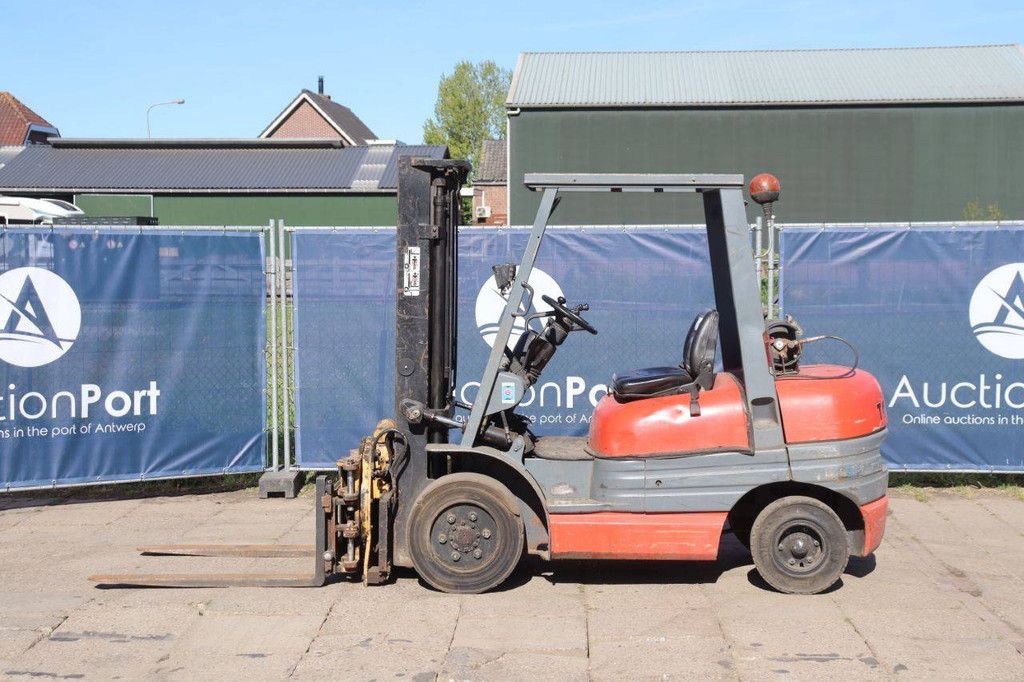 Forklift Toyota 02-6FGF30 LPG 3000kg 3.3m 1998