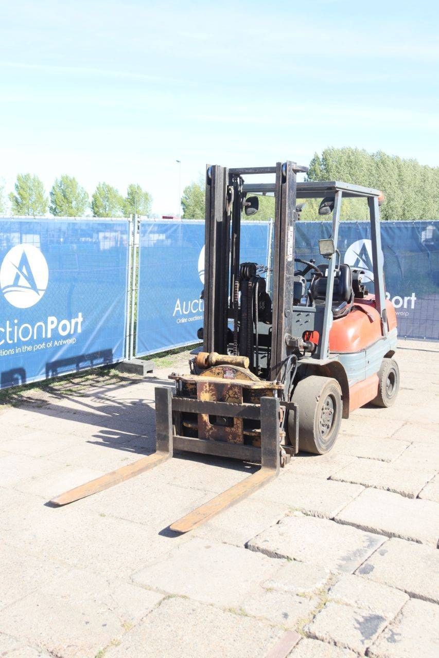 Forklift Toyota 02-6FGF30 LPG 3000kg 3.3m 1998