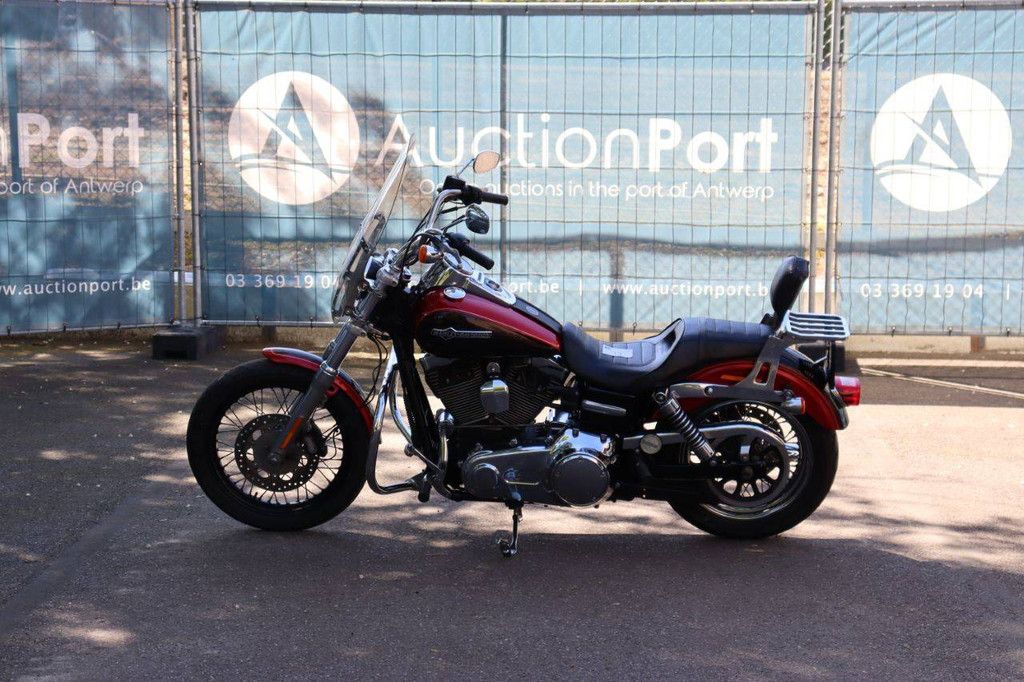 Motorrad Harley-Davidson Super Glide Custom Benzin 2013