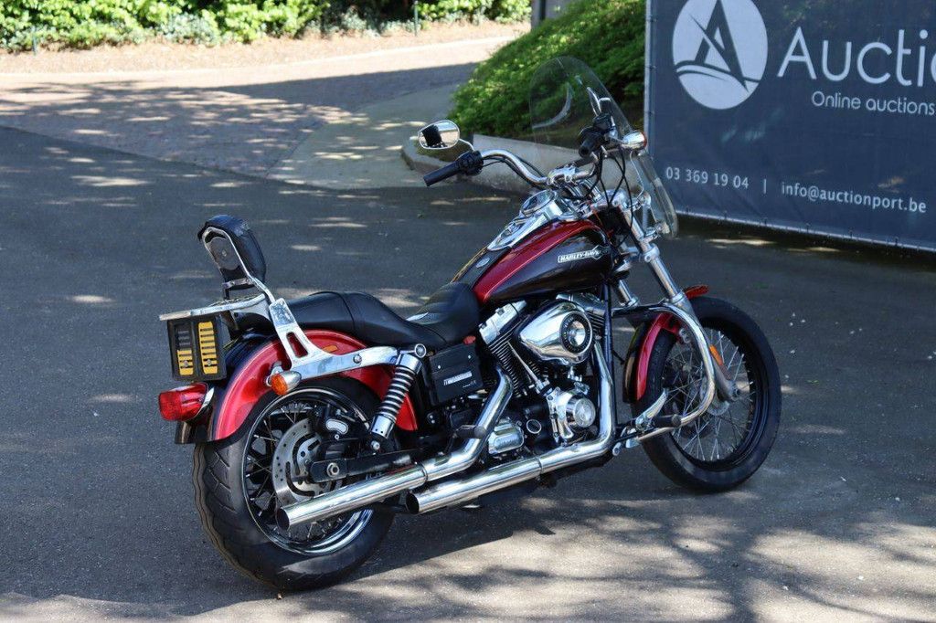 Motorrad Harley-Davidson Super Glide Custom Benzin 2013