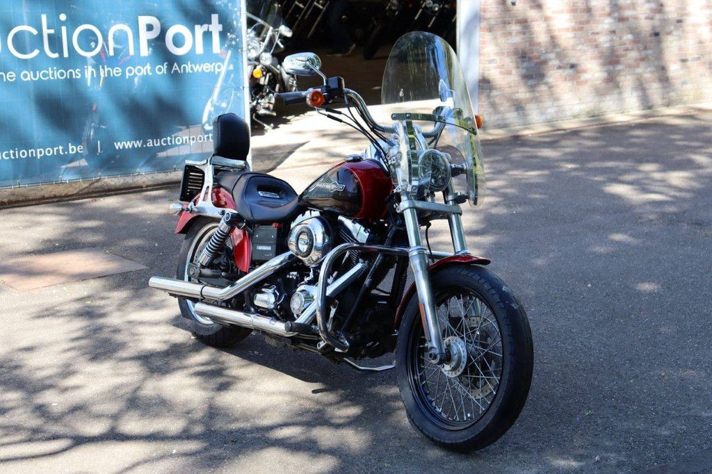 Motorrad Harley-Davidson Super Glide Custom Benzin 2013