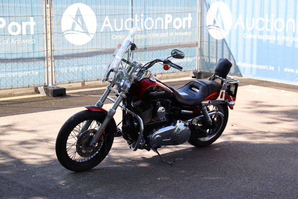 Motorrad Harley-Davidson Super Glide Custom Benzin 2013