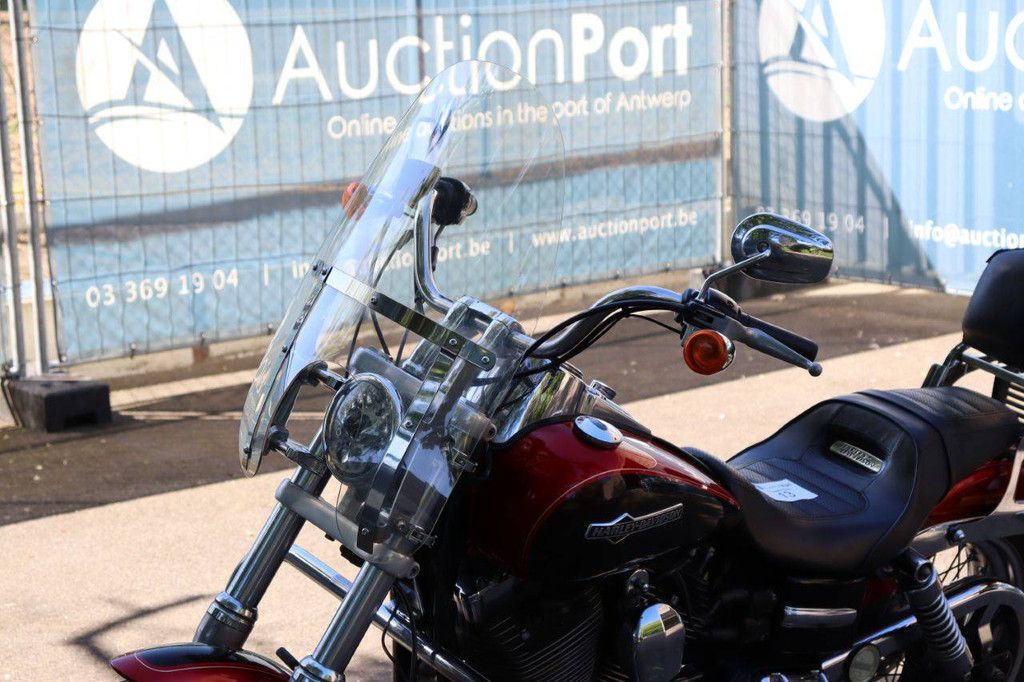 Motorrad Harley-Davidson Super Glide Custom Benzin 2013