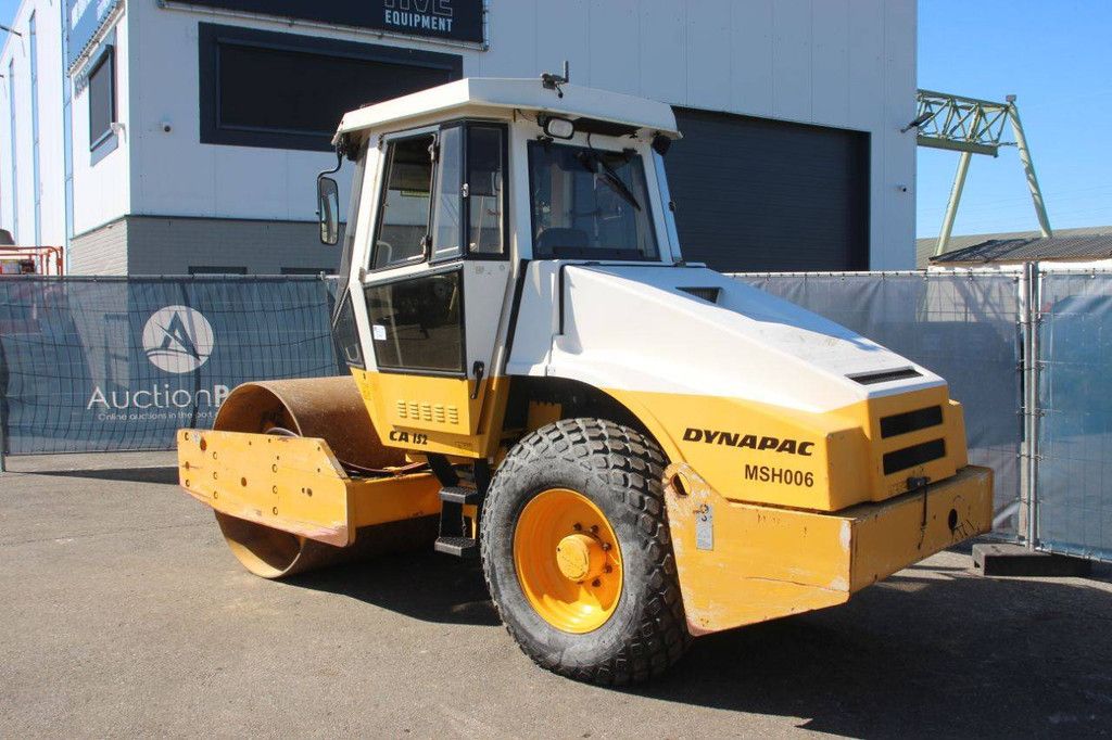 Vibratory roller Dynapac CA152D Diesel 74kW 1999