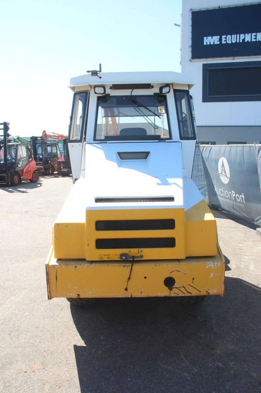 Vibratory roller Dynapac CA152D Diesel 74kW 1999