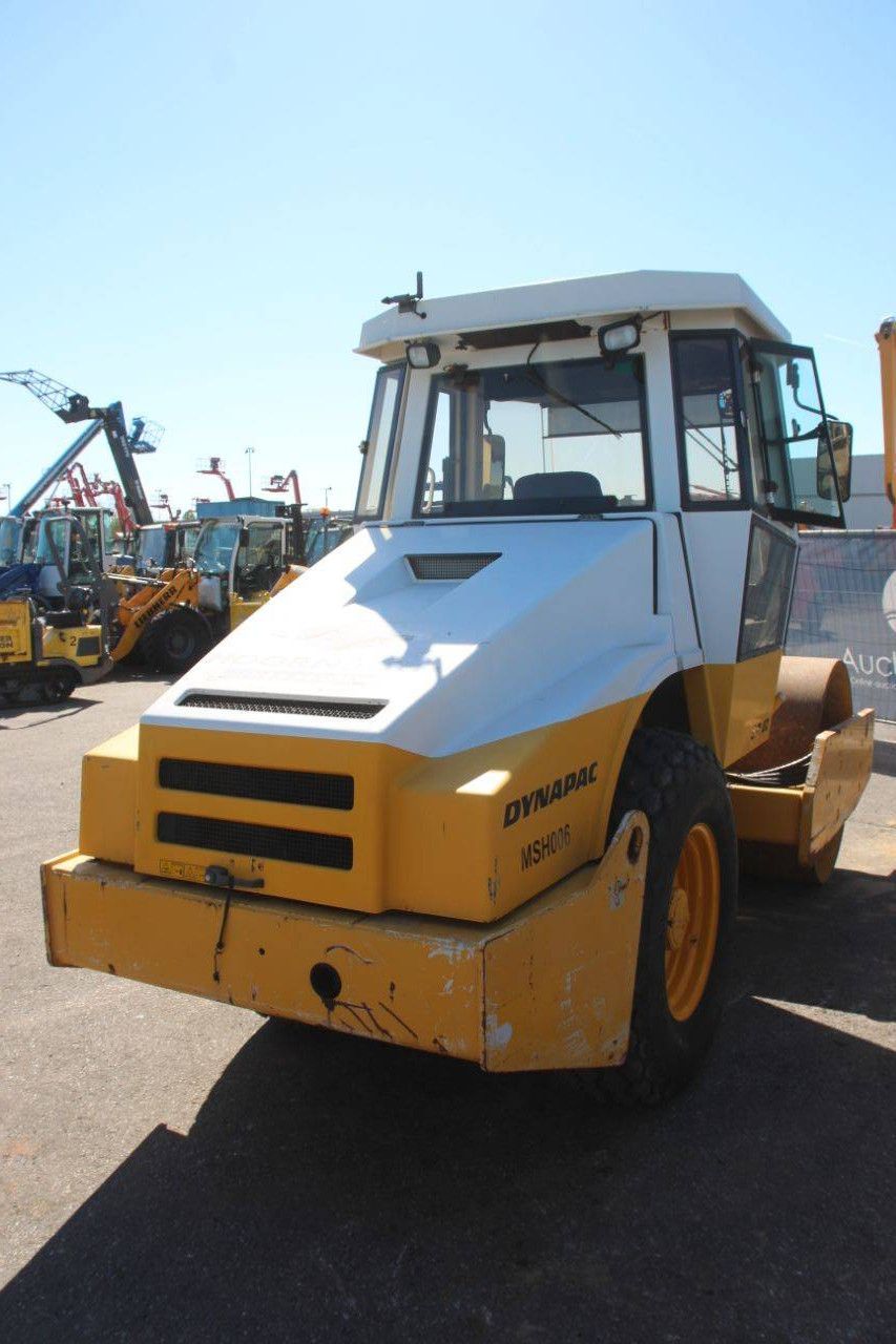 Vibratory roller Dynapac CA152D Diesel 74kW 1999