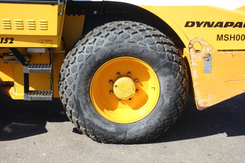 Vibratory roller Dynapac CA152D Diesel 74kW 1999