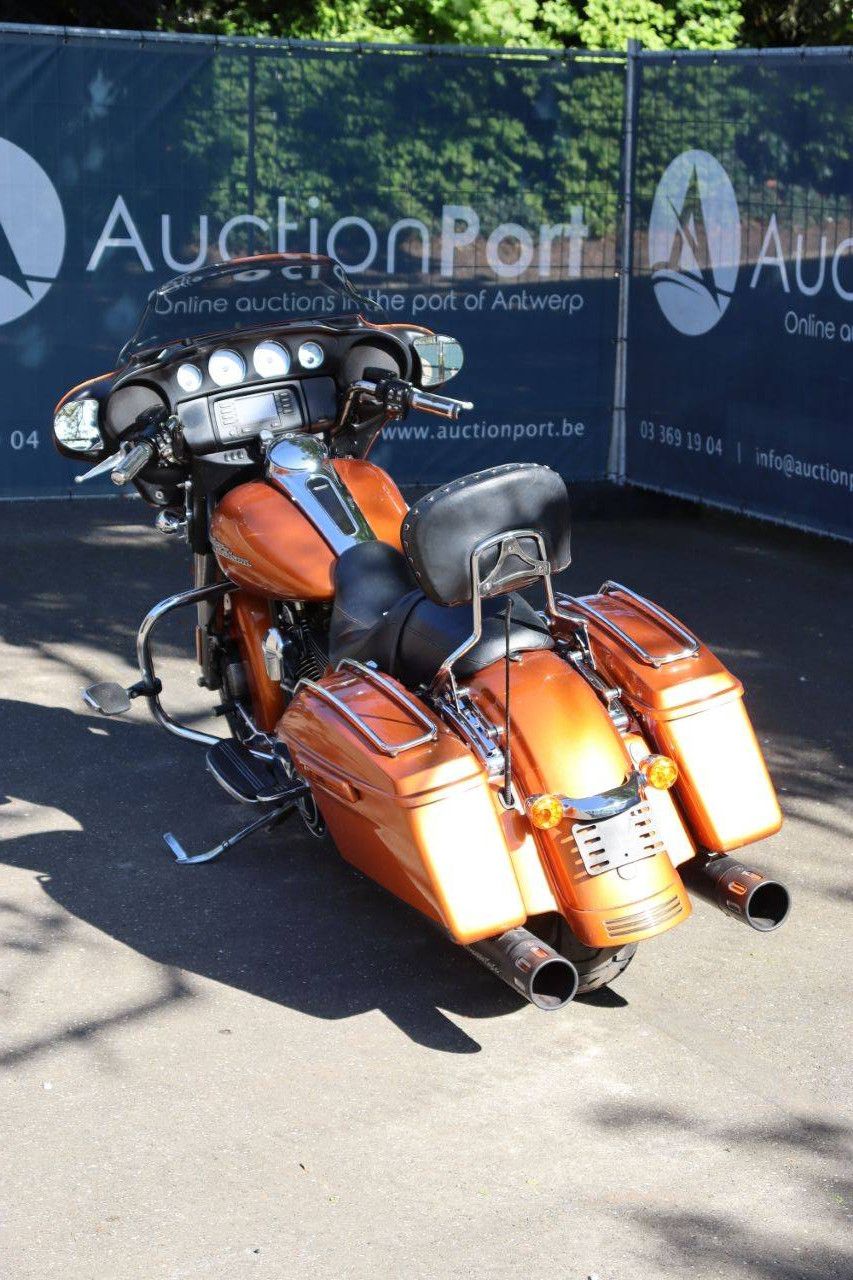 Motorcycle Harley-Davidson Street Glide Touring Petrol 2014