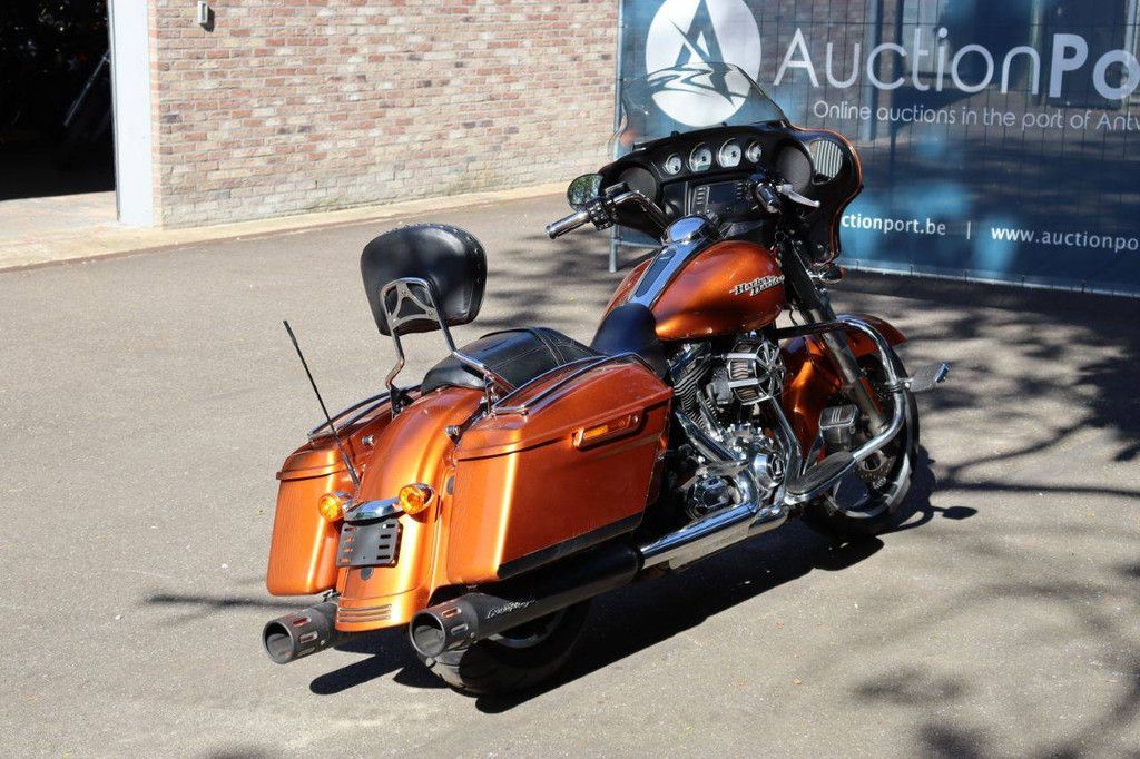Motorcycle Harley-Davidson Street Glide Touring Petrol 2014