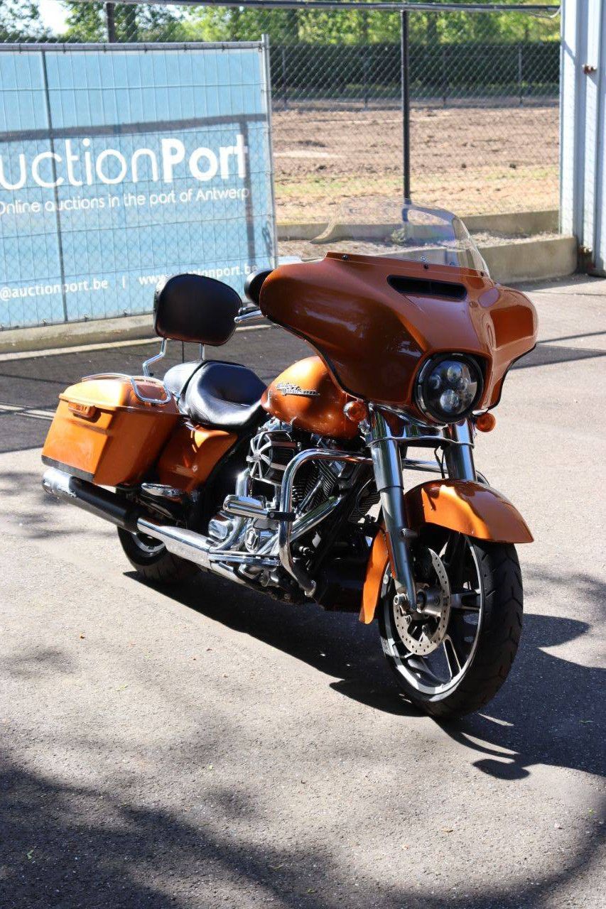Motorcycle Harley-Davidson Street Glide Touring Petrol 2014