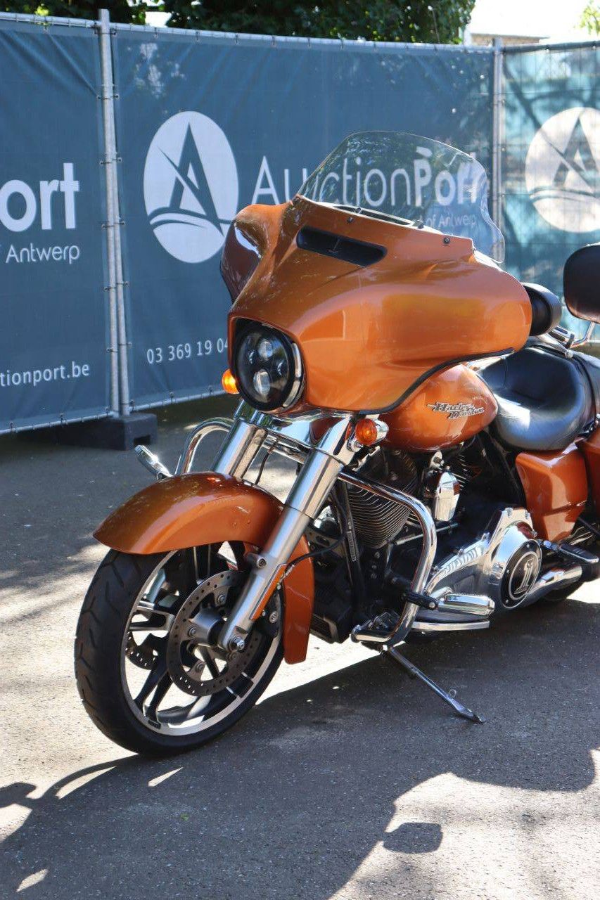Motorcycle Harley-Davidson Street Glide Touring Petrol 2014