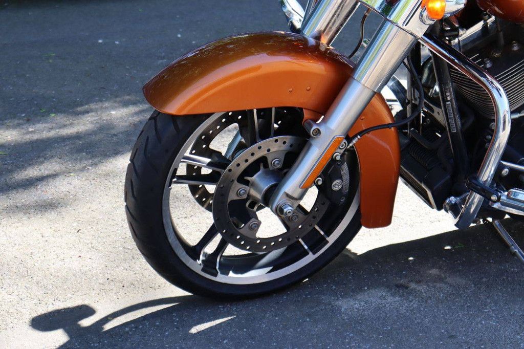 Motorcycle Harley-Davidson Street Glide Touring Petrol 2014