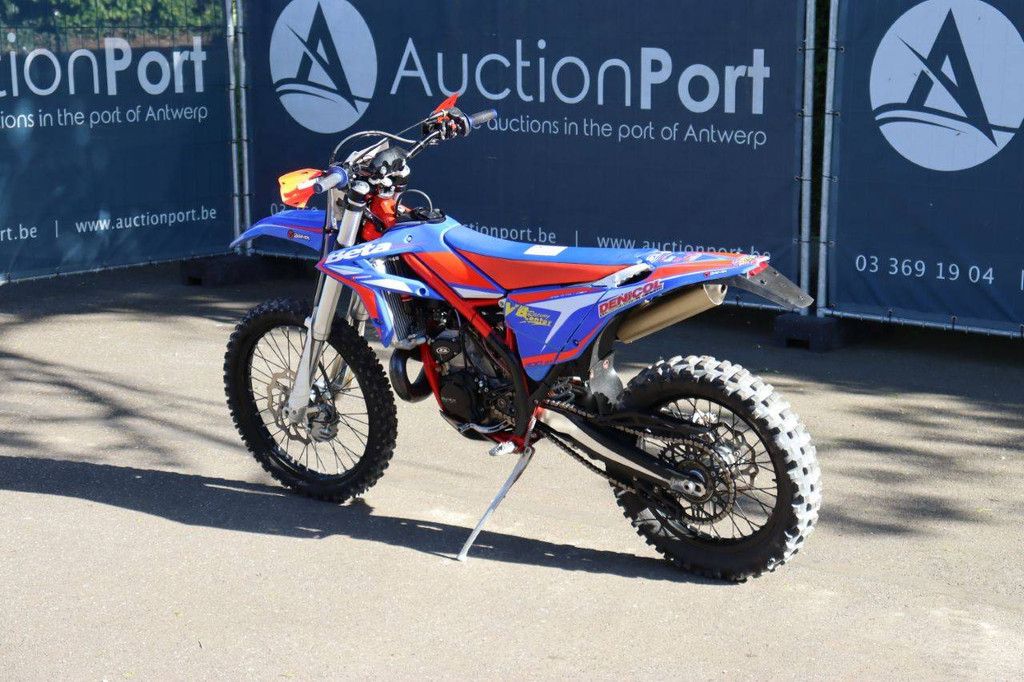Beta E8 Enduro Motocross Bike Benzin 2020 (Margin)