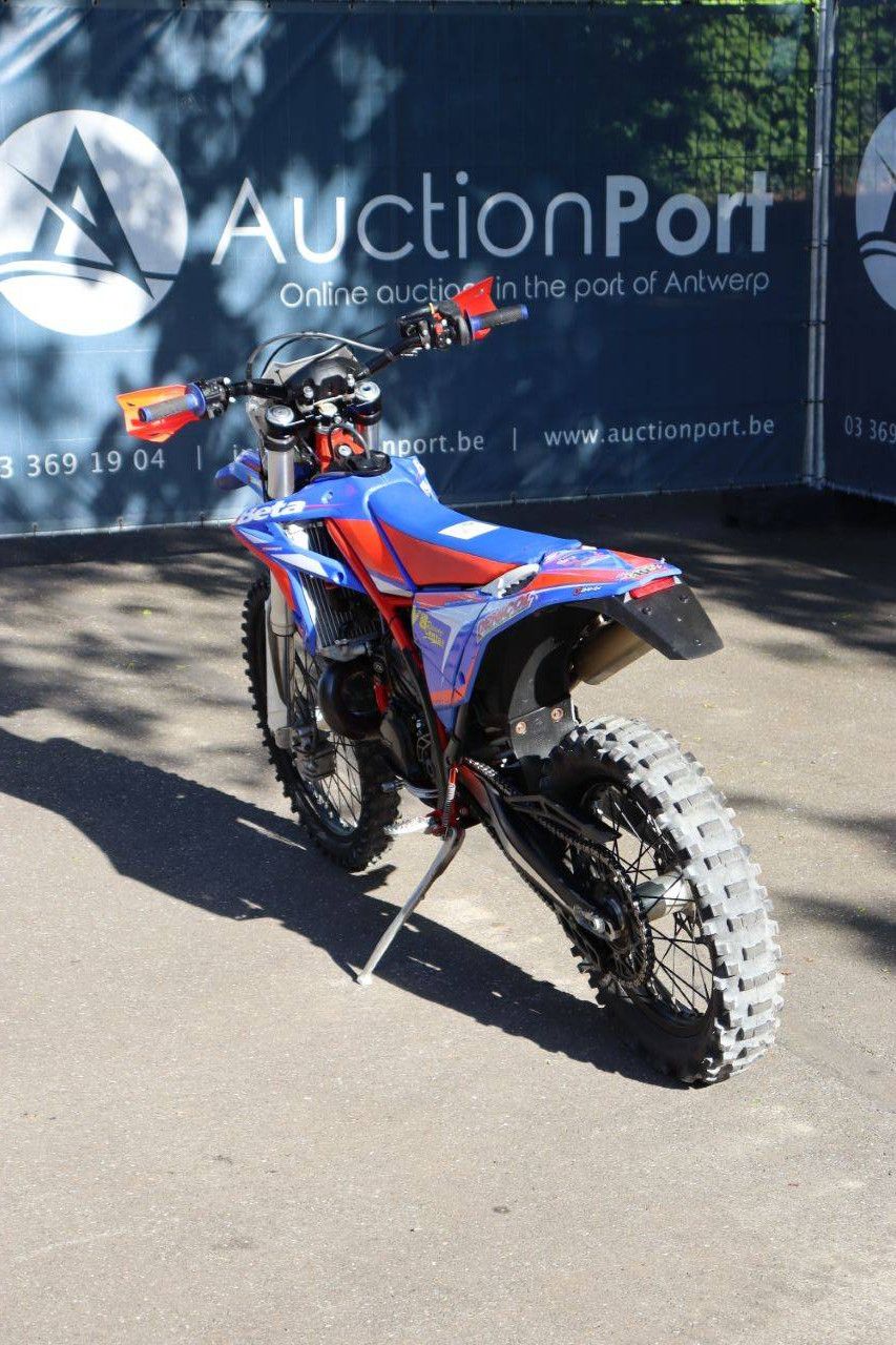 Beta E8 Enduro Motocross Bike Benzin 2020 (Margin)