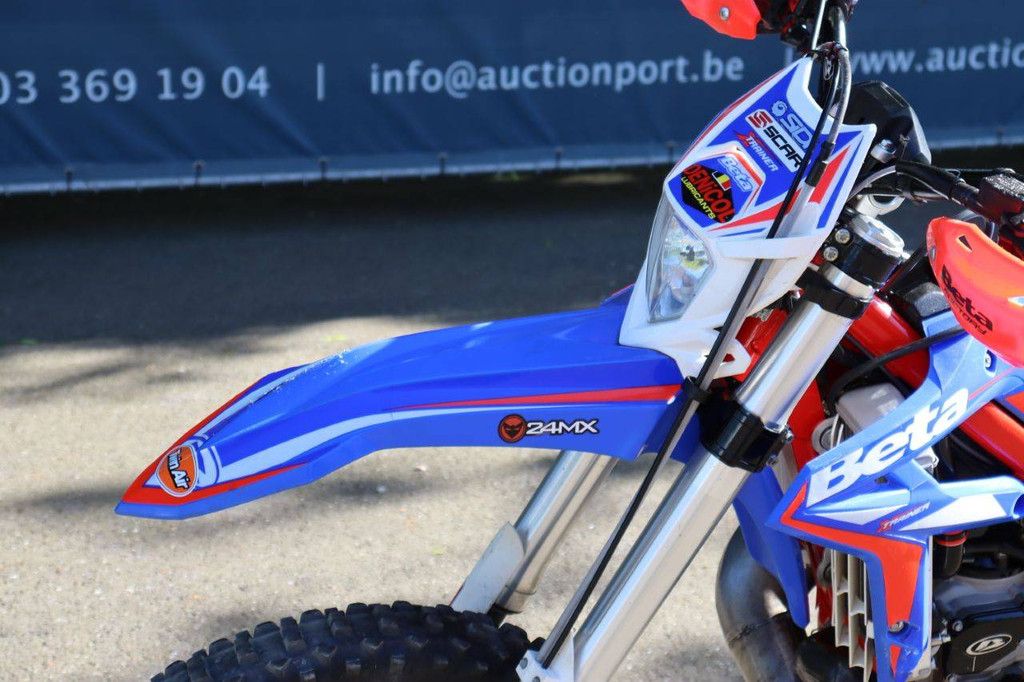 Beta E8 Enduro Motocross Bike Benzin 2020 (Margin)