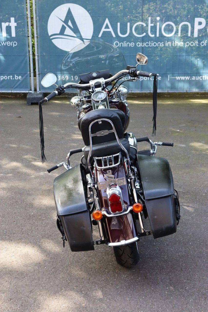 Harley-Davidson Softrail Deluxe Petrol Motorcycle 2005