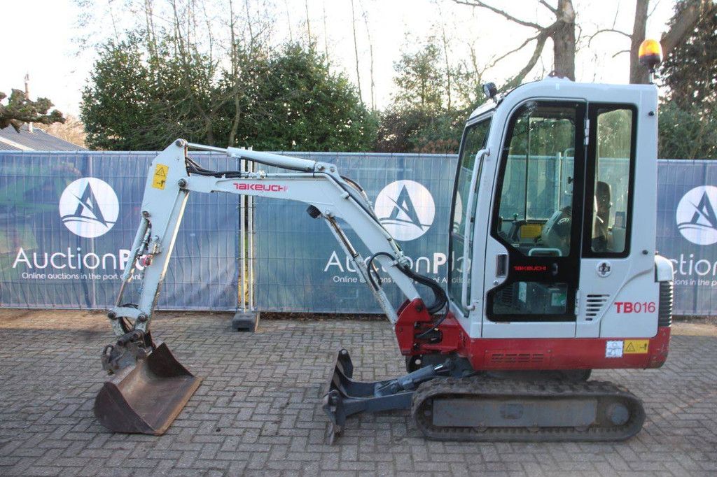 Minigraver Takeuchi TB016 Diesel 10.3kw 2011