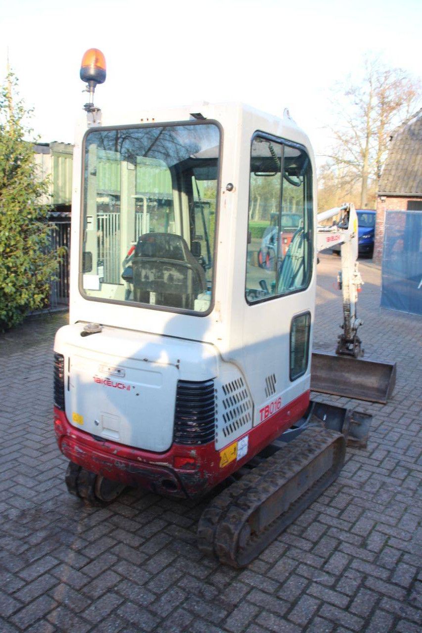Minigraver Takeuchi TB016 Diesel 10.3kw 2011