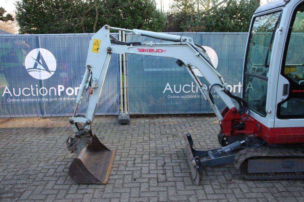 Minigraver Takeuchi TB016 Diesel 10.3kw 2011