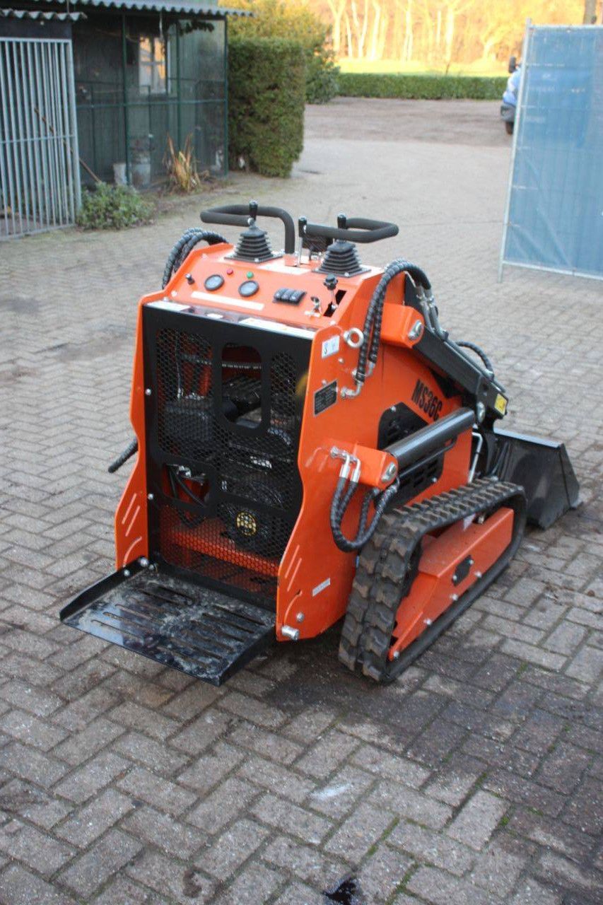 Schranklader Skidster MS36C Benzine 13.5pk 2025 Nieuw