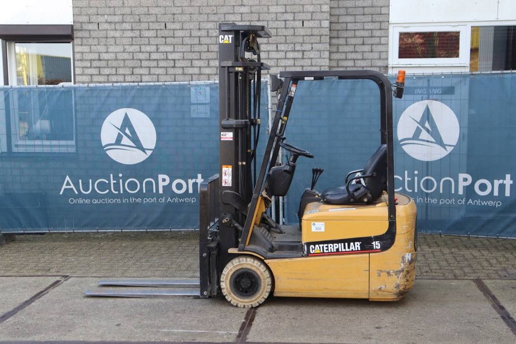 Caterpillar EP15KRT Elektrogabelstapler 1500 kg 5,5 m 2004