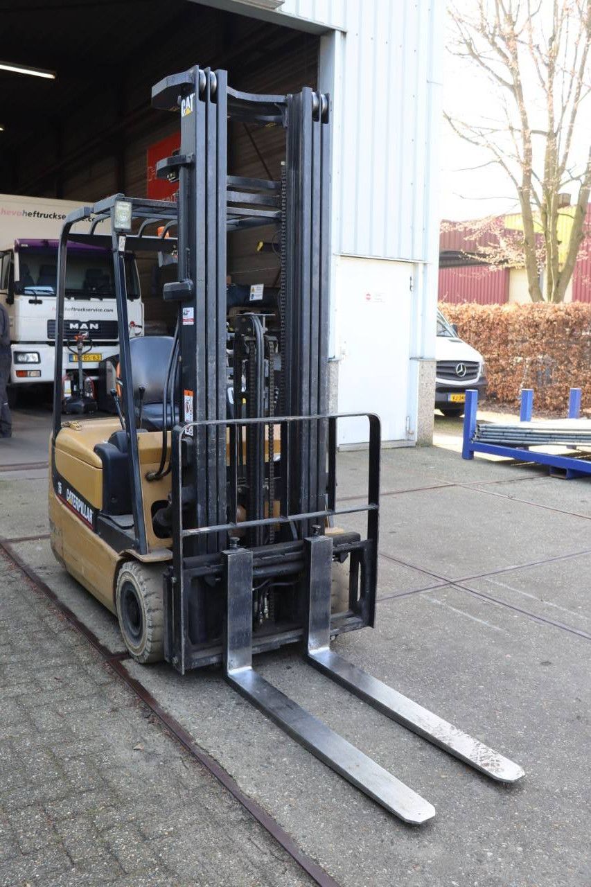 Caterpillar EP15KRT Elektrogabelstapler 1500 kg 5,5 m 2004