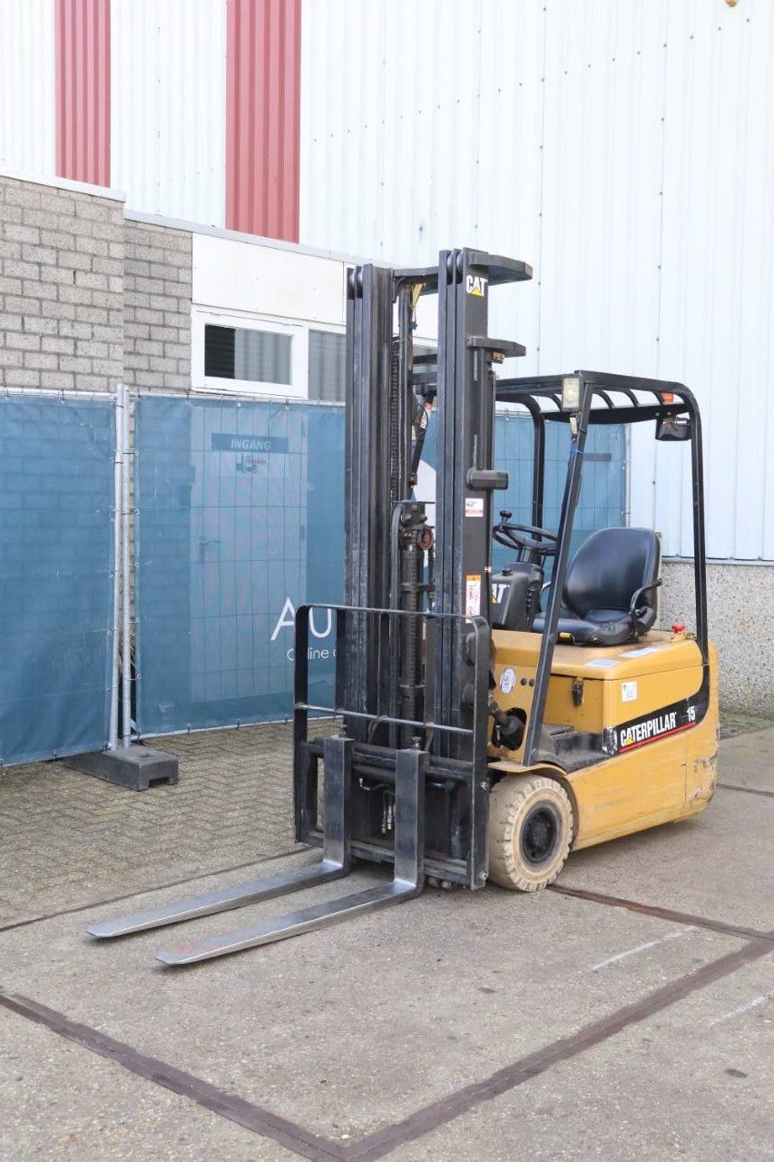Caterpillar EP15KRT Elektrogabelstapler 1500 kg 5,5 m 2004