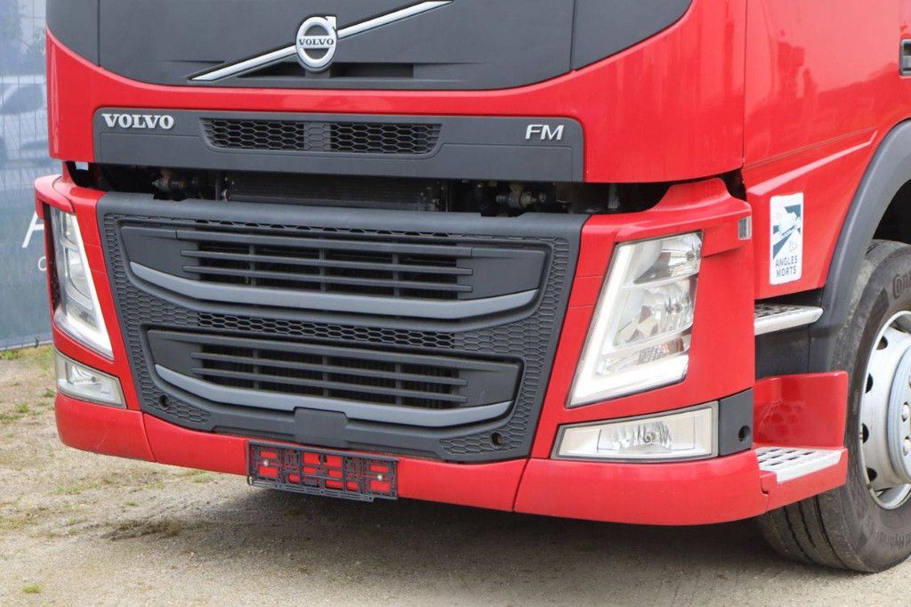Chassis Cabin Volvo FM Diesel 2015