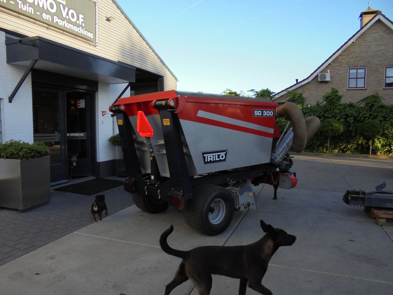 Trilo SG300 veeg/zuig/verticuteer combi