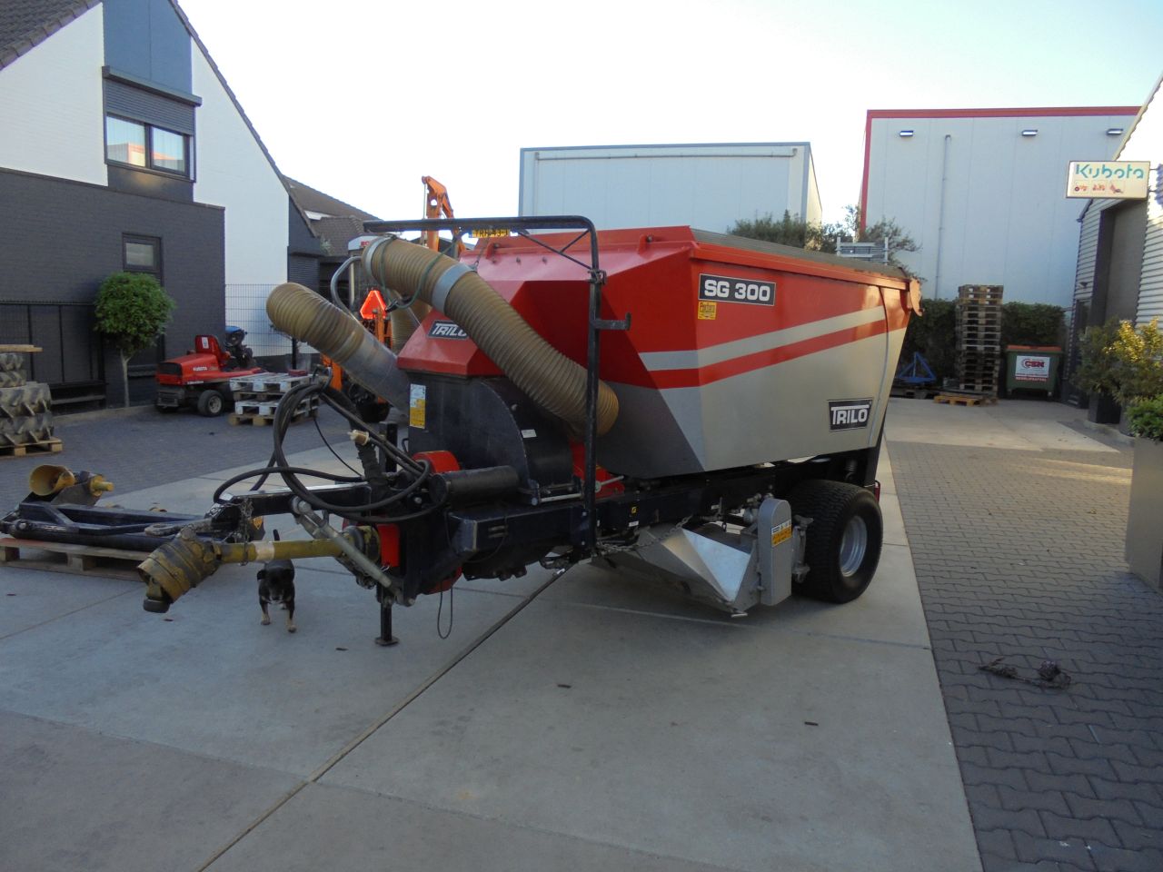 Trilo SG300 veeg/zuig/verticuteer combi