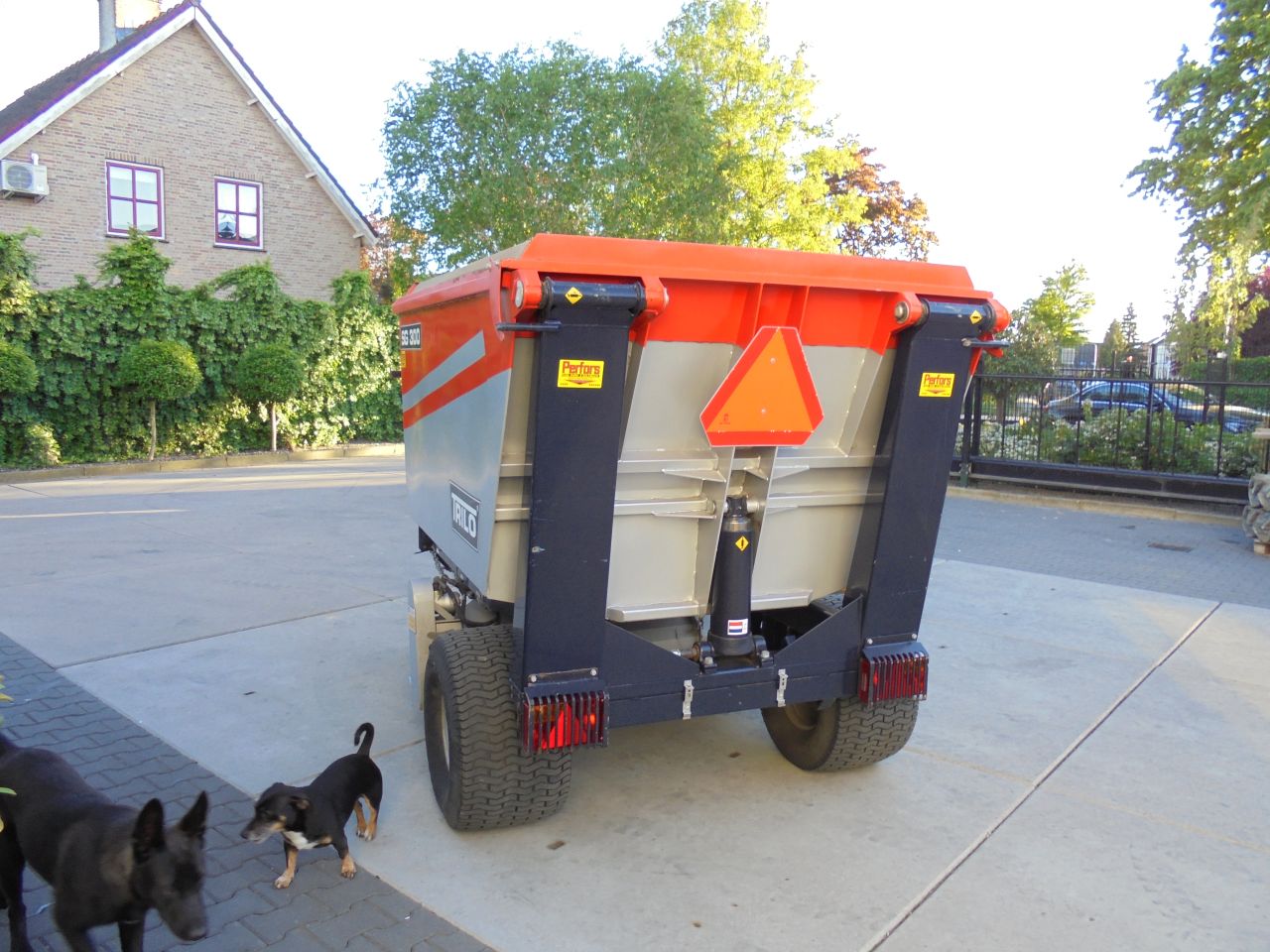 Trilo SG300 veeg/zuig/verticuteer combi