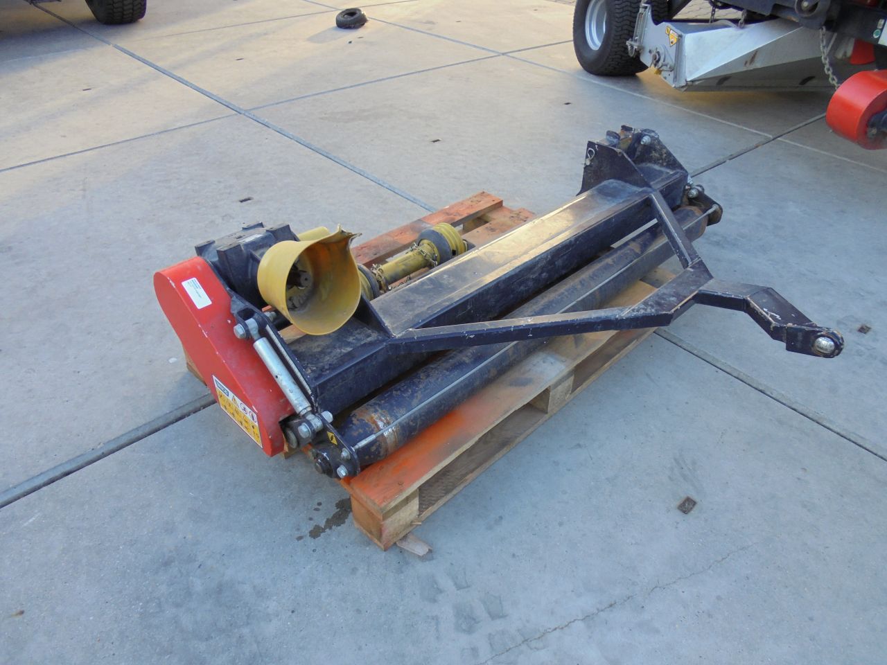 Trilo SG300 veeg/zuig/verticuteer combi