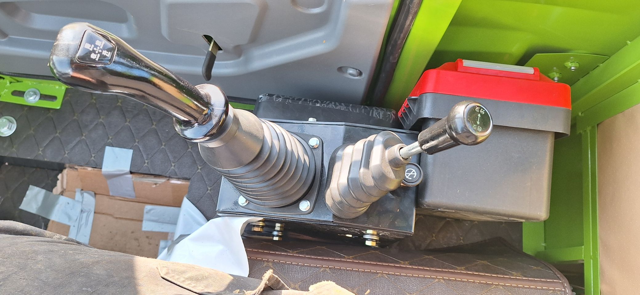 Mini shovel HT920