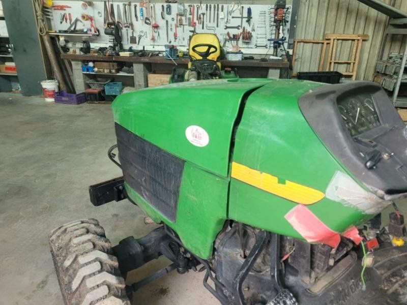 John Deere 4310