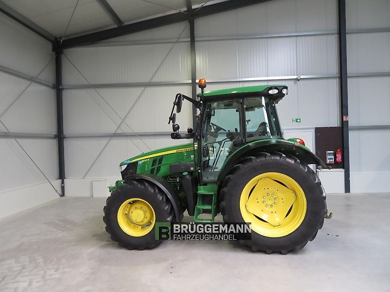 John Deere 5125R , Commandquad, gefederte Vorderachse