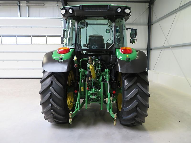 John Deere 5125R , Commandquad, gefederte Vorderachse