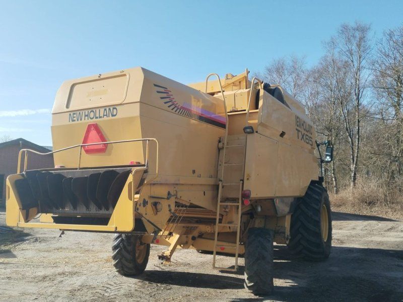 New Holland TX 65 SLH TX65 med selvopret soldkasse, 17 fods skærebord, snitt